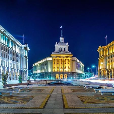 Cozy 2-Bedroom Flat In The Very Center Of Sofia Luaran gambar