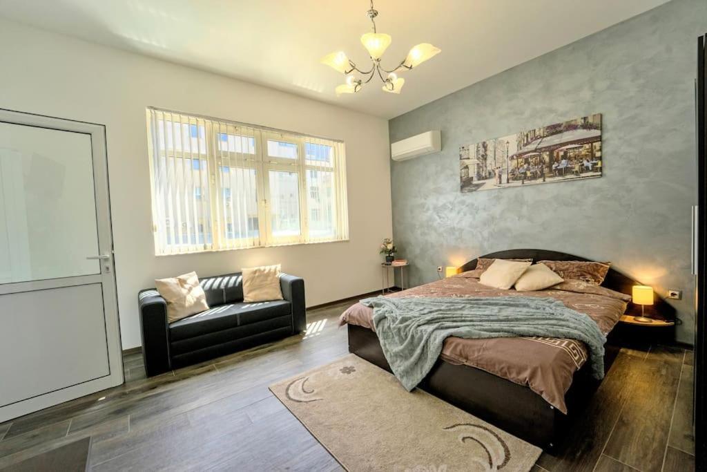 Cozy 2-Bedroom Flat In The Very Center Of Sofia Luaran gambar