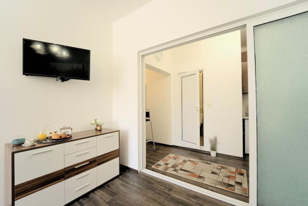 Cozy 2-Bedroom Flat In The Very Center Of Sofia Luaran gambar
